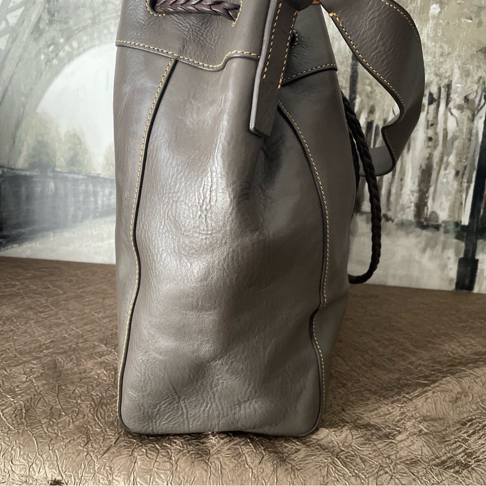 🩶🤎LG Dooney and Bourke Hattie Drawstring Bag Florentine Leather -Charcoal- $528 - Picture 5 of 16